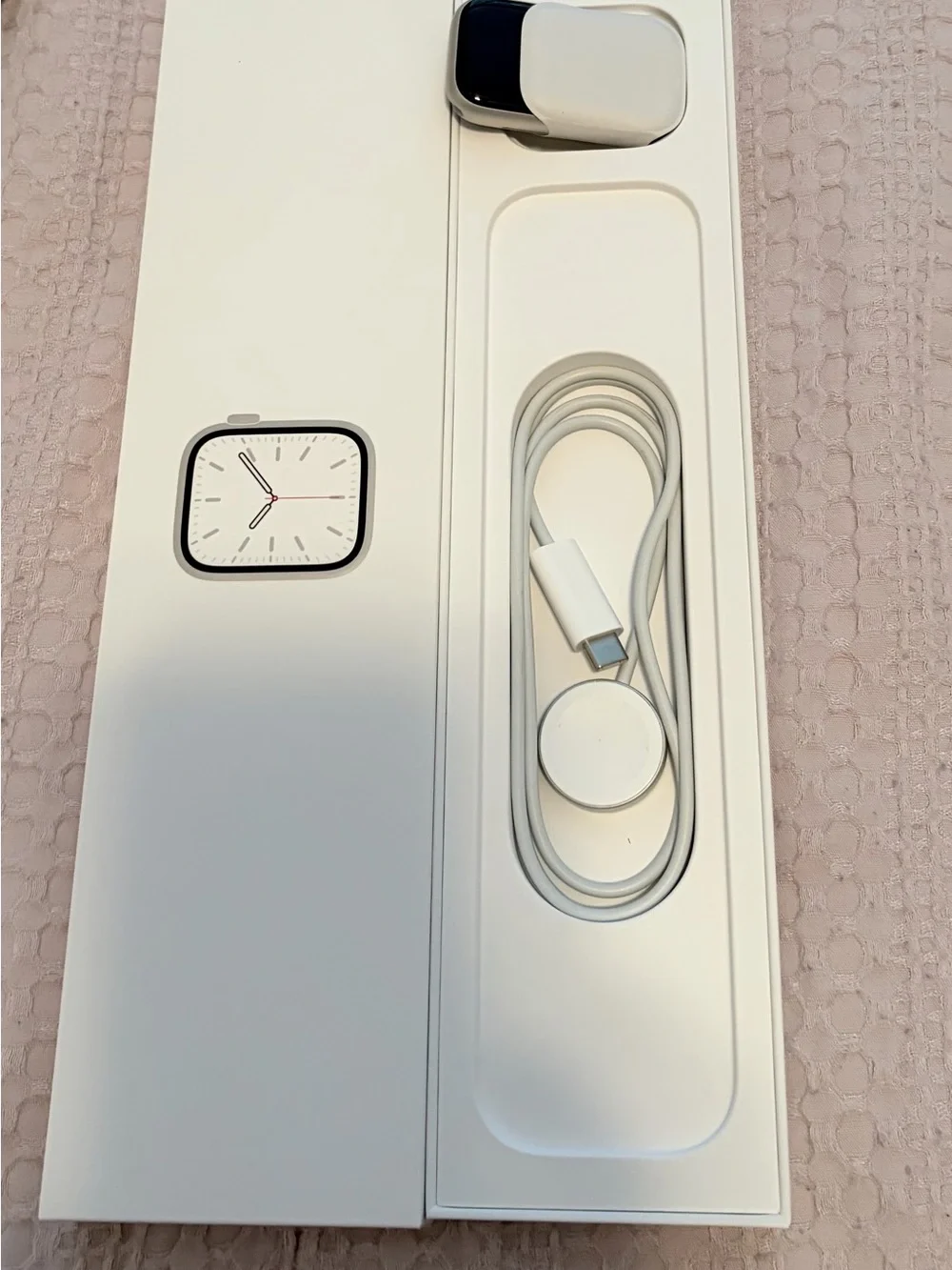 Apple Watch Series 7 (GPS + Cellular, 41mm) Starlight Aluminum Case